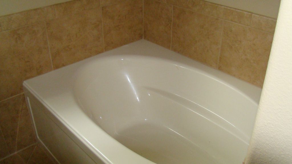 OVERSIZE TUB in MASTER BATH